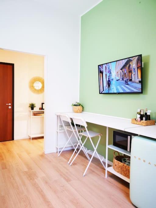 شقة Sunny Flat 50 Meters From The Metro ميلان المظهر الخارجي الصورة