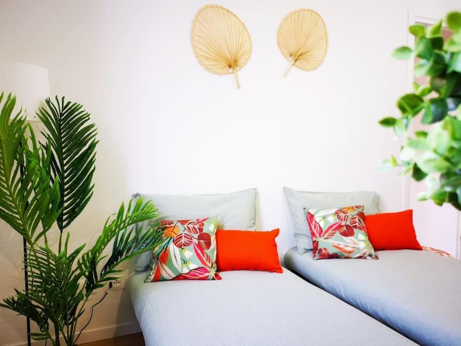 شقة Sunny Flat 50 Meters From The Metro ميلان المظهر الخارجي الصورة