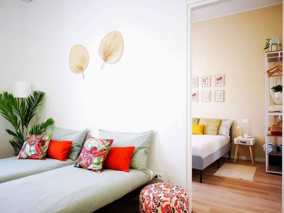شقة Sunny Flat 50 Meters From The Metro ميلان المظهر الخارجي الصورة