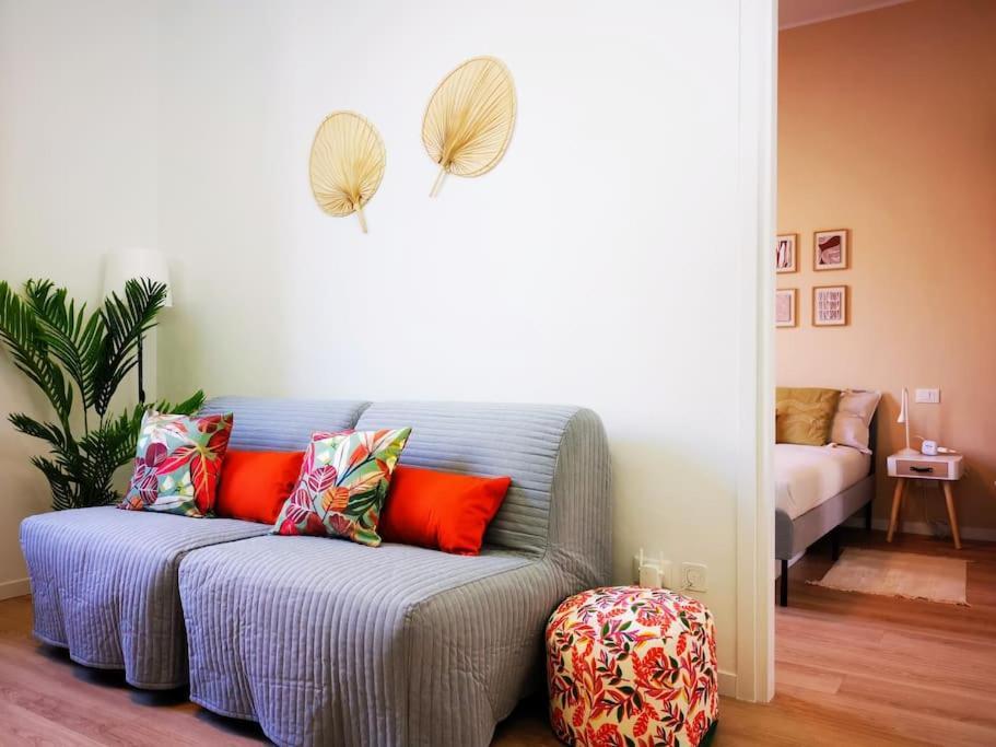 شقة Sunny Flat 50 Meters From The Metro ميلان المظهر الخارجي الصورة