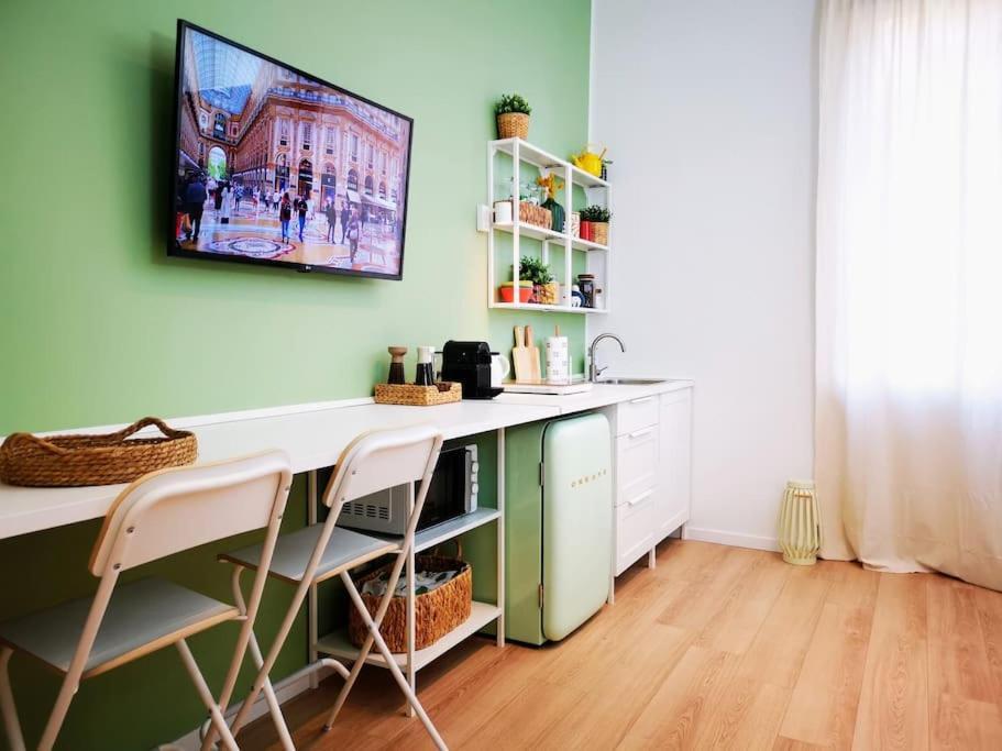 شقة Sunny Flat 50 Meters From The Metro ميلان المظهر الخارجي الصورة